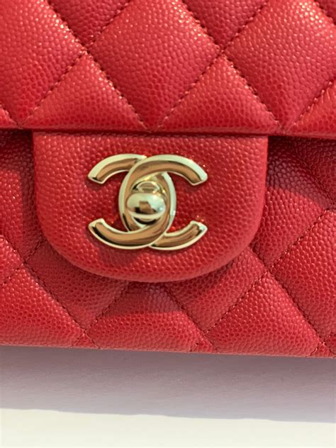 chanel red 19b red